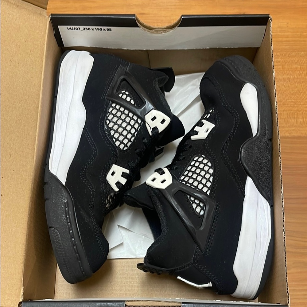 Jordan Kids Sneakers Black and White 4s